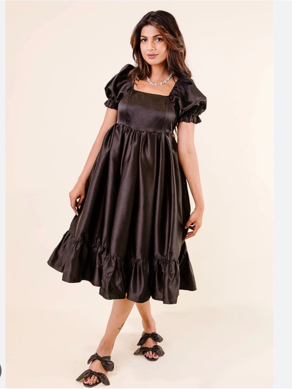 Ivy City Co Black Satin Puff-Sleeve Midi Dress